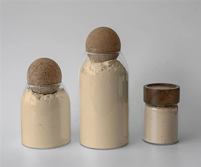 Absorpentná pomôcka na filtračné diatomaceózne zemný filter