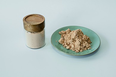 Kalcinovaná pomocná pomocná filtra